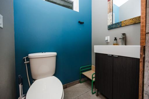 ML 1/2 Bathroom