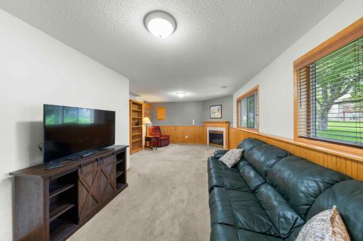 Family room v3.jpg