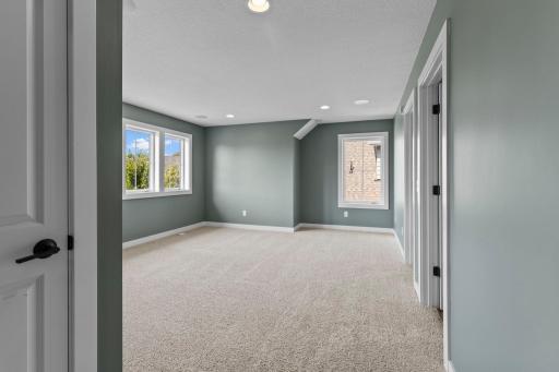 Upper level bonus room