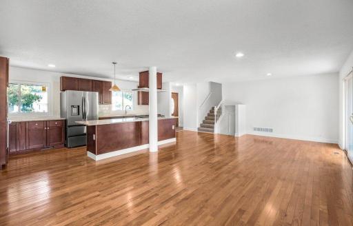 Oversized center Isalnd adds to kitchen functionality