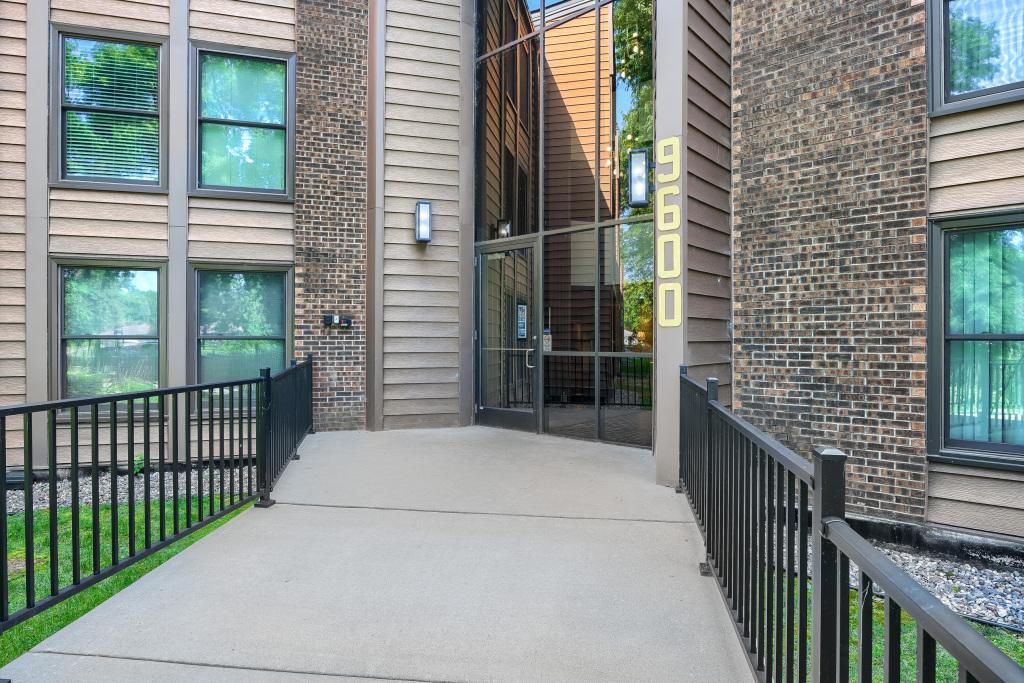 Easy entrance to building with no stairs. Condo is on the 3rd floor and building has an elevator.