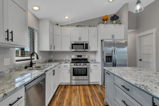 1012 26th Street Loop, Sartell, MN 56377