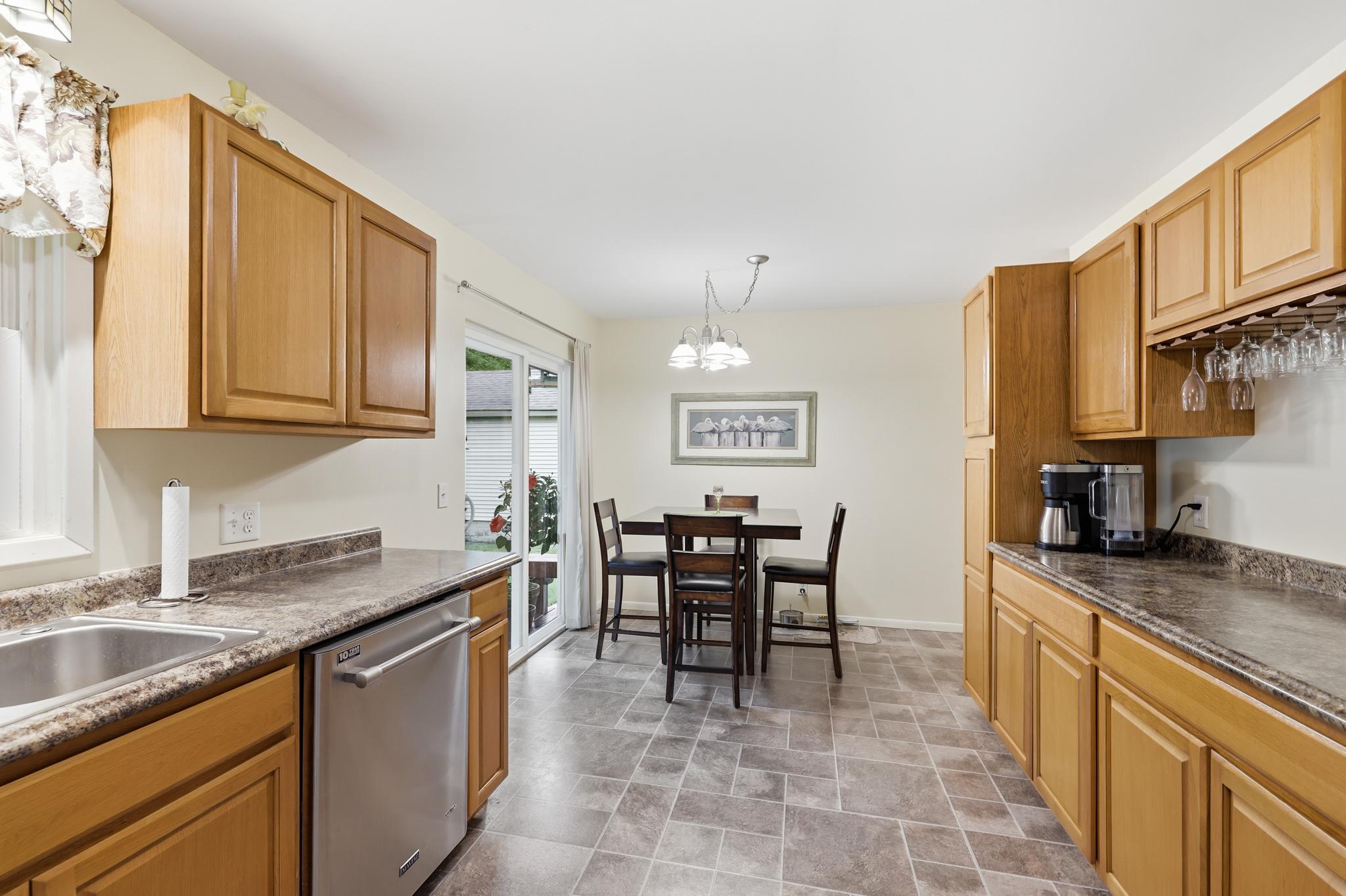 Kitchen/Dining Area