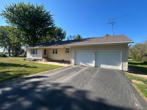Photo for 2425 East Avenue, Worthington, MN 56187 - listing #7130113 2425 East Avenue, Worthington, MN 56187