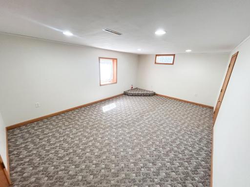 2425 East Avenue, Worthington, MN 56187