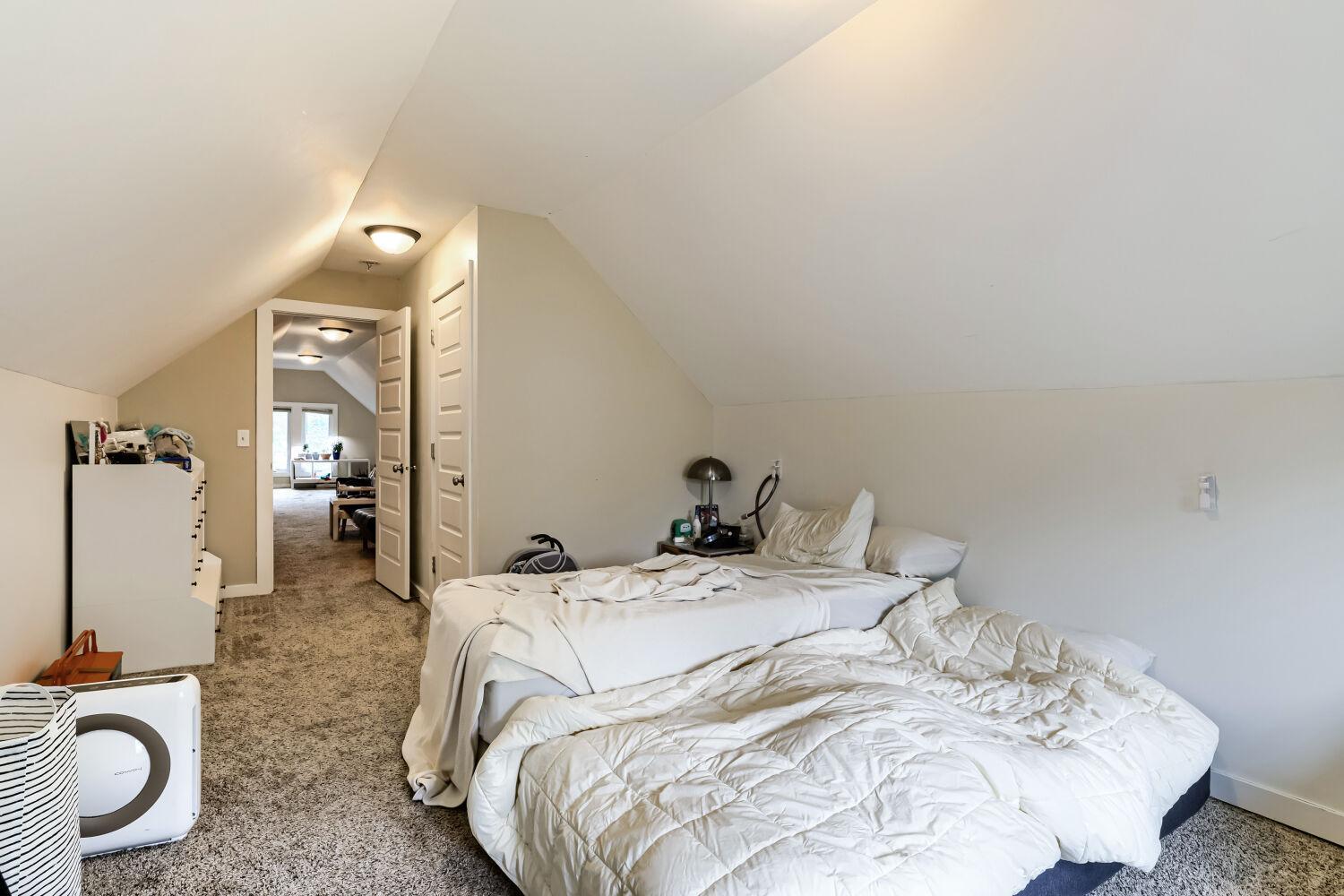 3622 Longfellow Ave - Web Quality - 023 - 23 Primary Bedroom.jpg