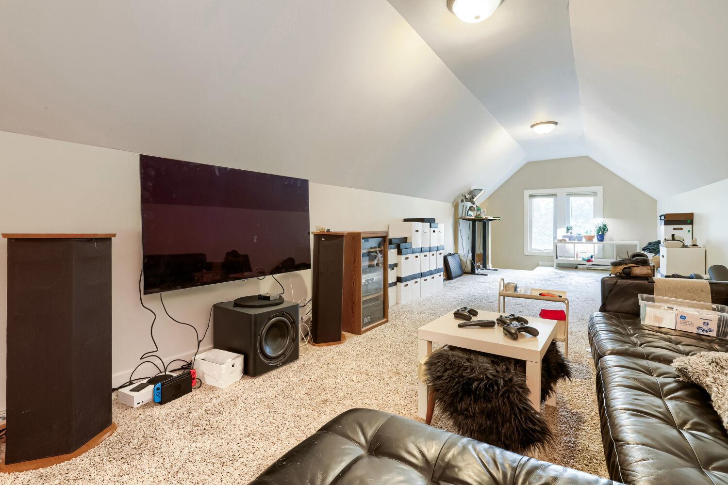 3622 Longfellow Ave - Web Quality - 008 - 08 Living Room.jpg
