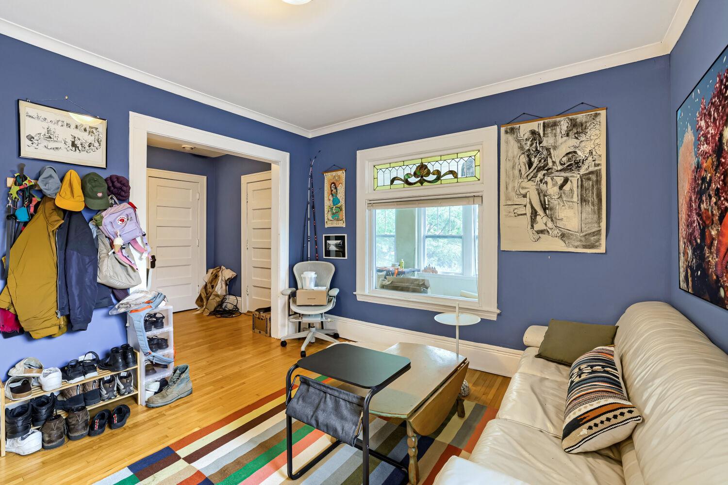 3622 Longfellow Ave - Web Quality - 006 - 06 Living Room.jpg