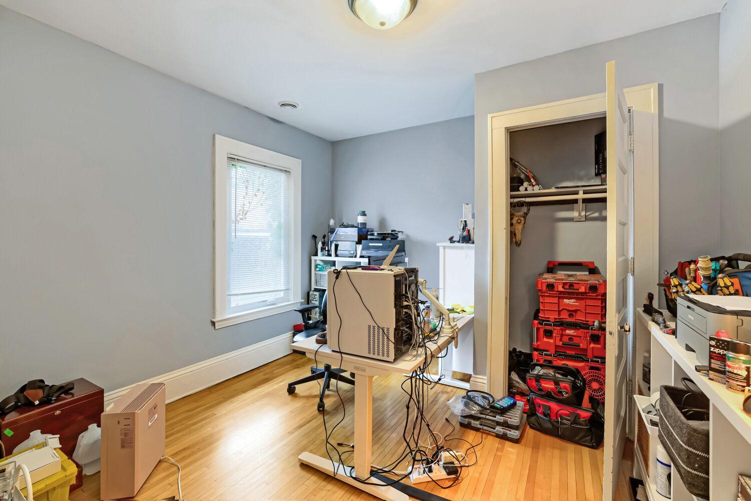 3622 Longfellow Ave - Web Quality - 014 - 14 Office.jpg