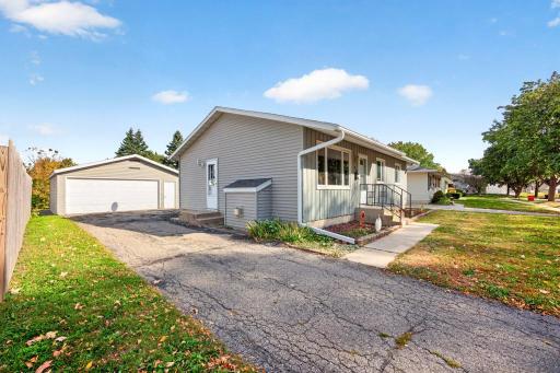 967 16 1/4 Street SE, Rochester, MN 55904