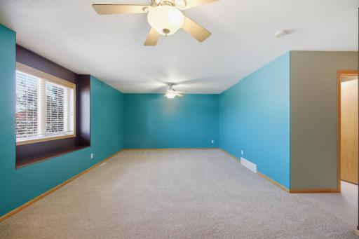 507 19th Avenue W, West Fargo, ND 58078