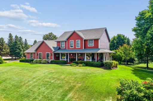 8906 Almquist Way, Inver Grove Heights, MN 55077