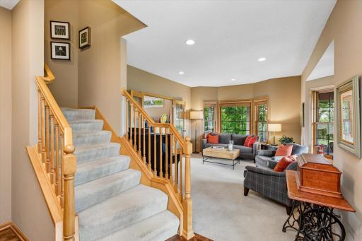 8906 Almquist Way, Inver Grove Heights, MN 55077