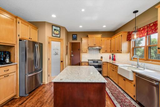 8906 Almquist Way, Inver Grove Heights, MN 55077