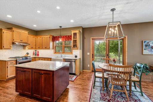8906 Almquist Way, Inver Grove Heights, MN 55077