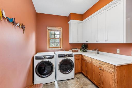 8906 Almquist Way, Inver Grove Heights, MN 55077