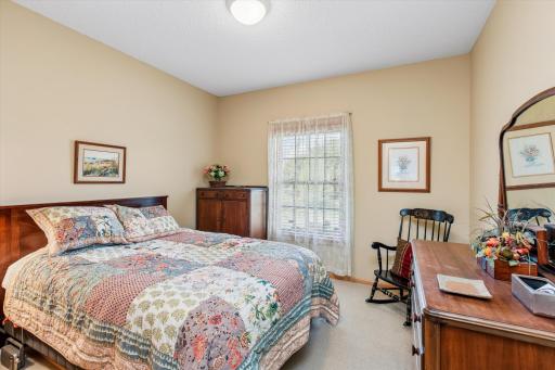 8906 Almquist Way, Inver Grove Heights, MN 55077
