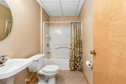 8906 Almquist Way, Inver Grove Heights, MN 55077