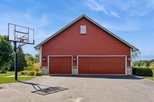 8906 Almquist Way, Inver Grove Heights, MN 55077