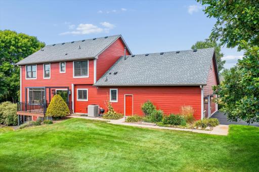 8906 Almquist Way, Inver Grove Heights, MN 55077