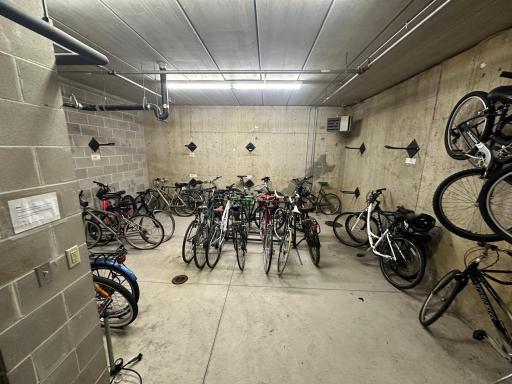 Bike room located also on P2