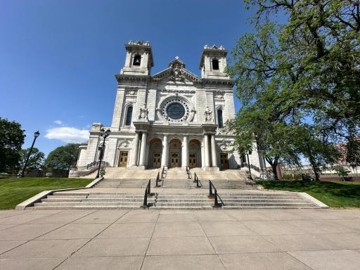 Iconic Basilica views highlight the charm and character of this sought-after location.