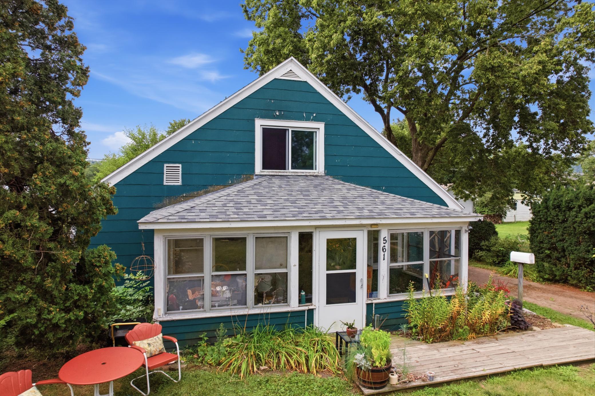 561 E Belleview (20).jpg