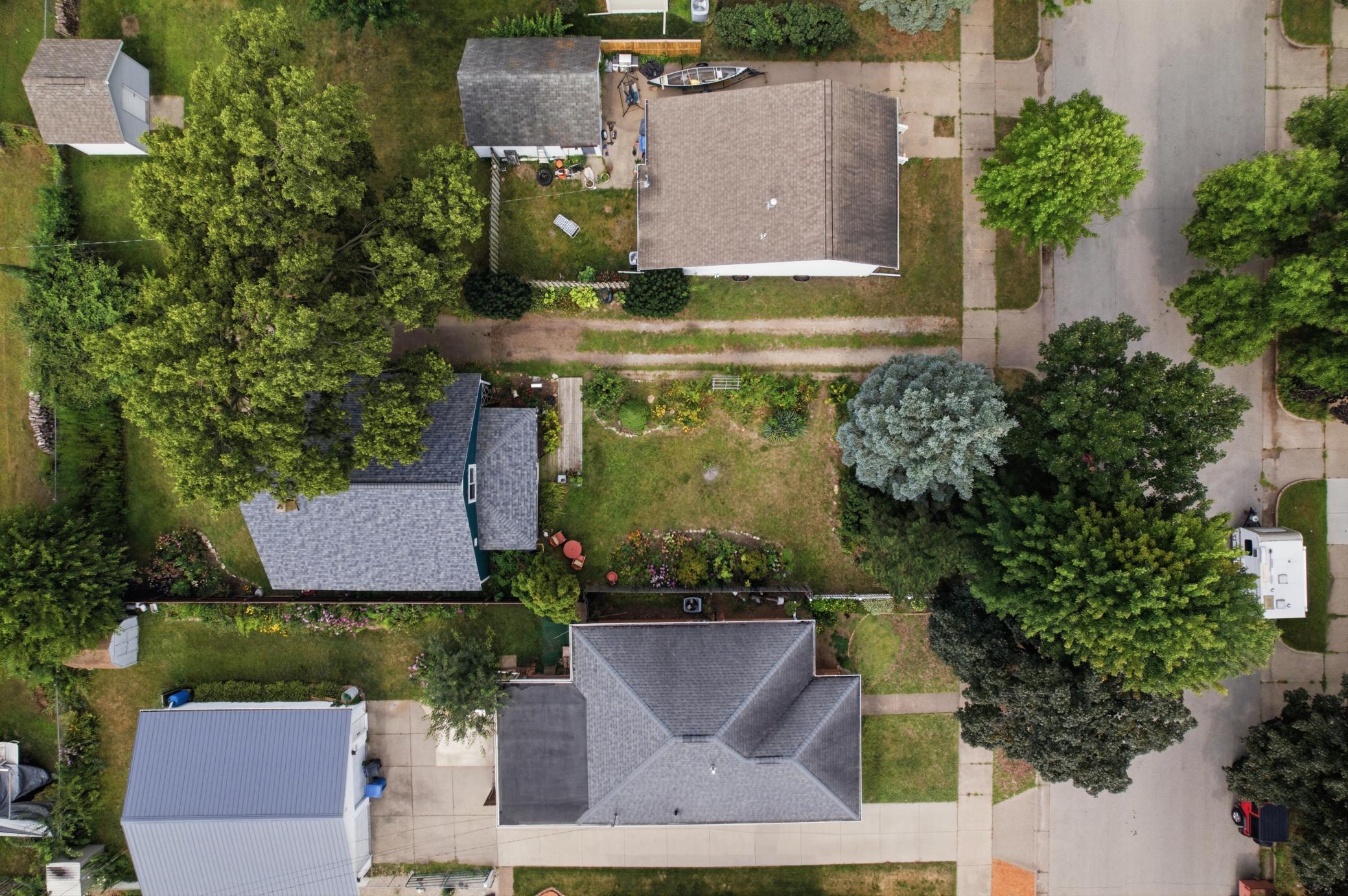 561 E Belleview (17).jpg