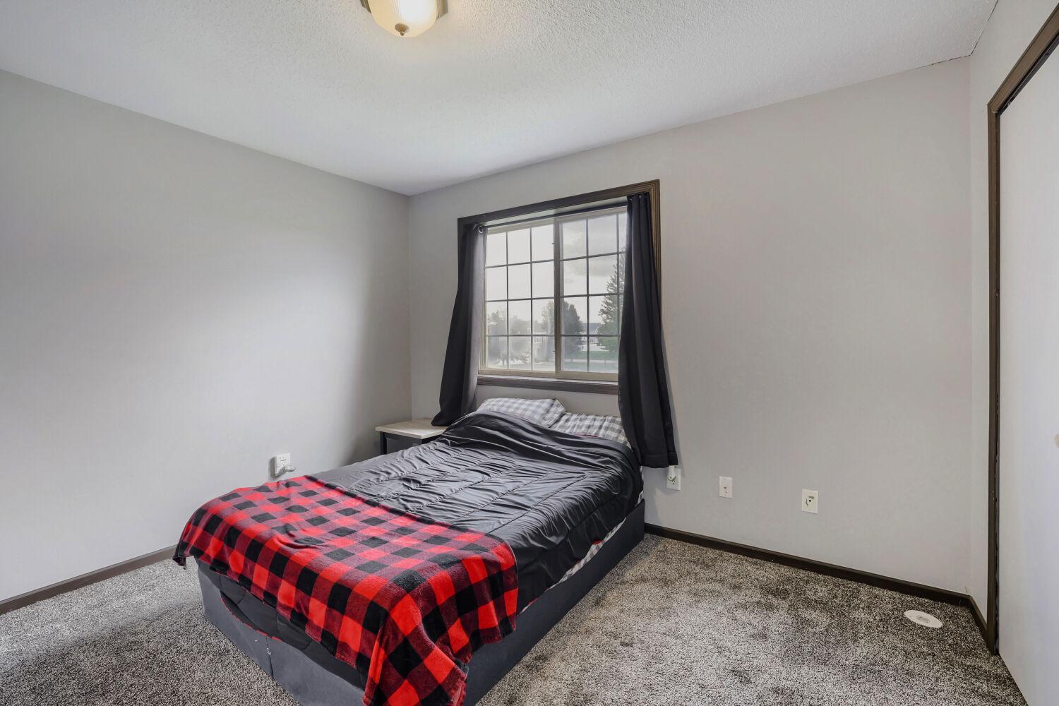 Second bedroom on the mainfloor.