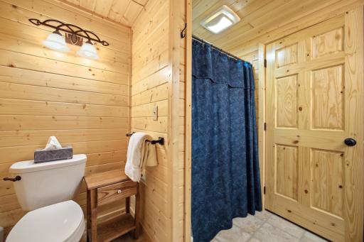 Lower Level Bathroom 6 – Guest Suite Bath