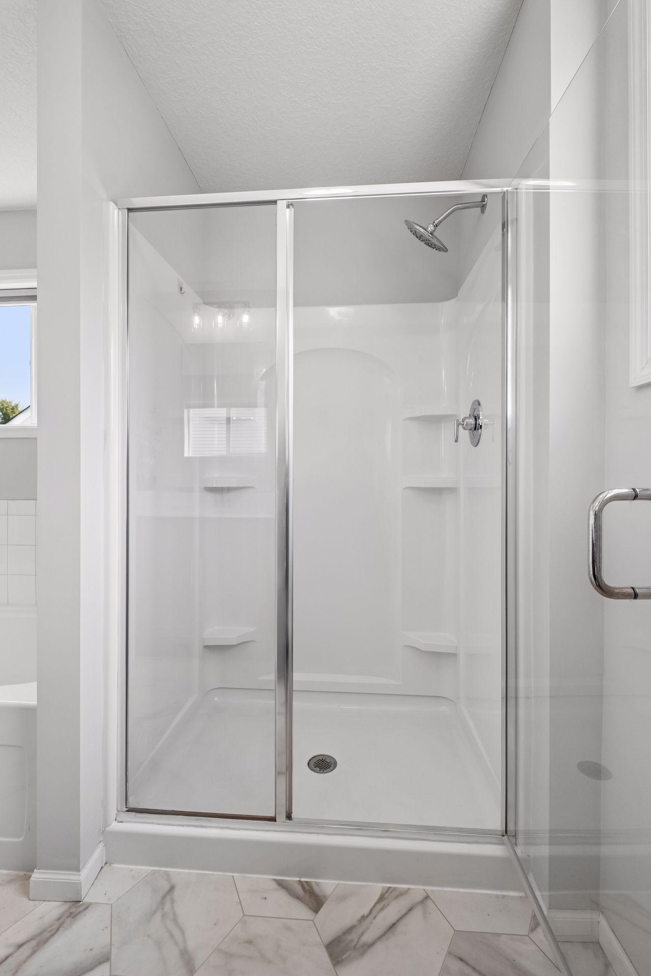 Separate Tub & Shower