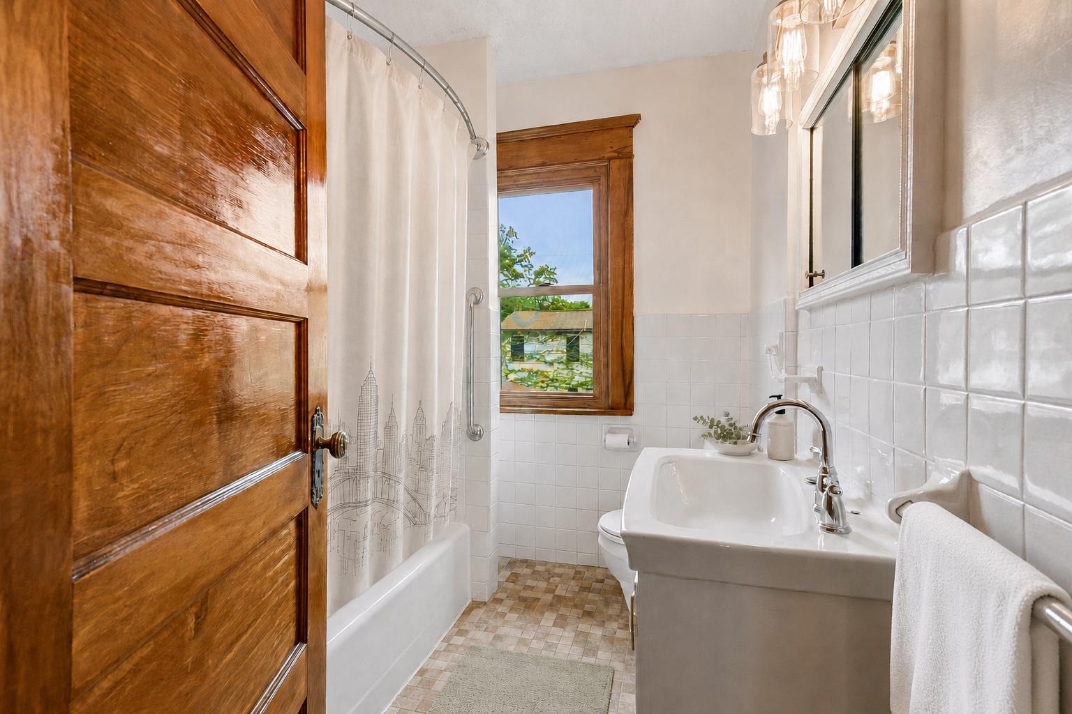 2nd Floor Bathroom