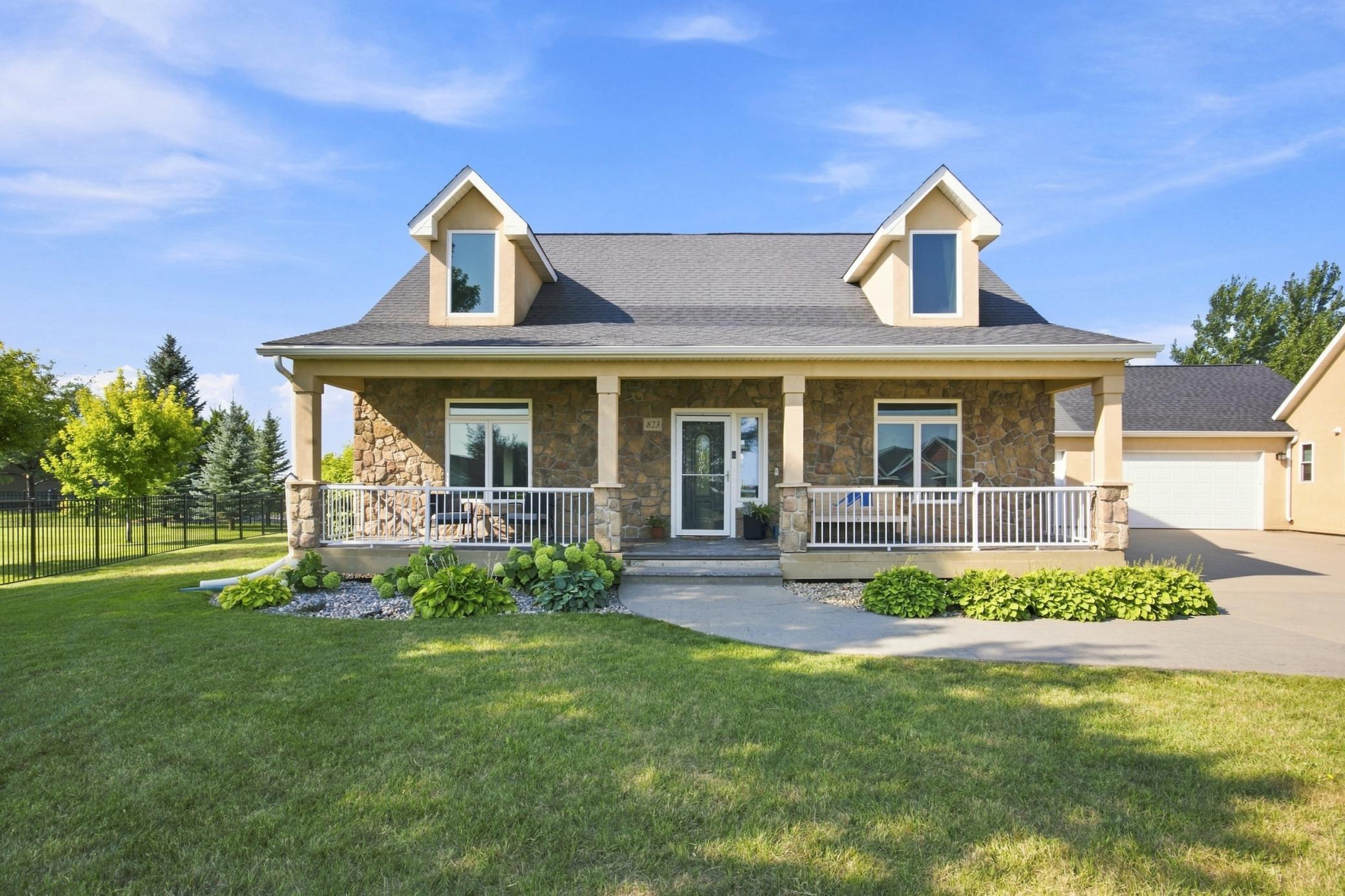 Welcome Home to 823 Birdie Ct, Mapleton!