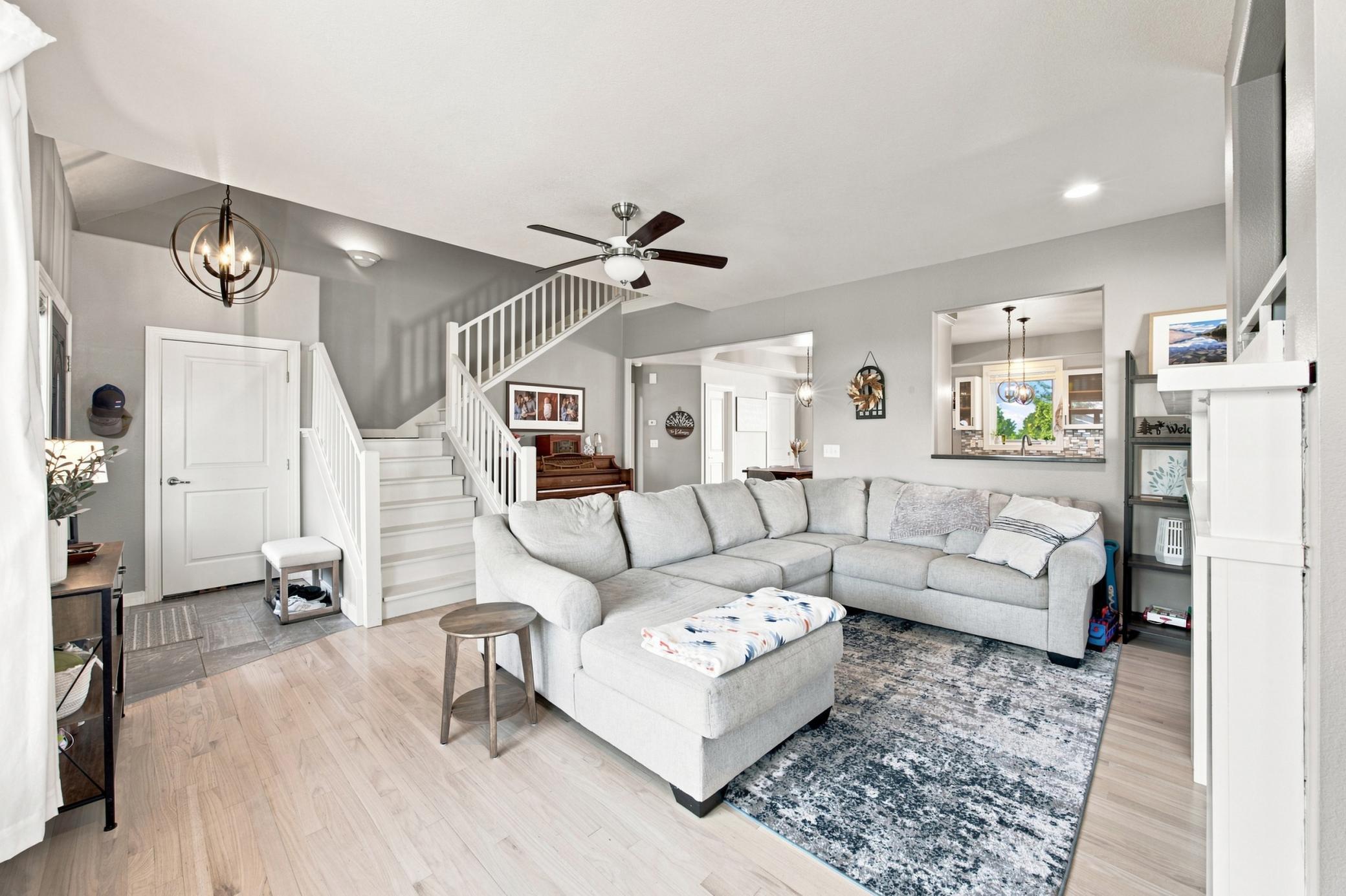 Living area views to upper level and foyer