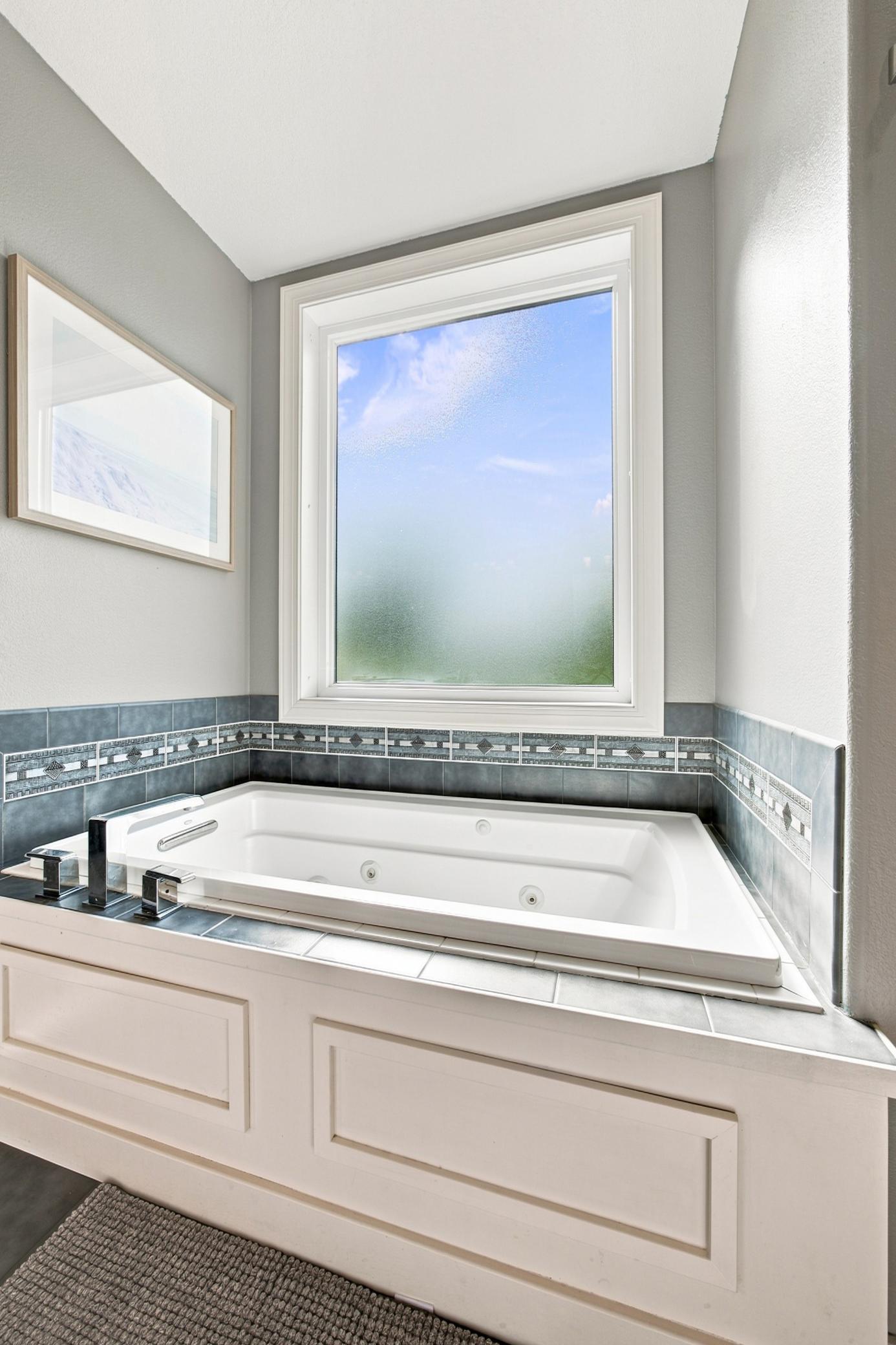 Master Suite Jetted Tub