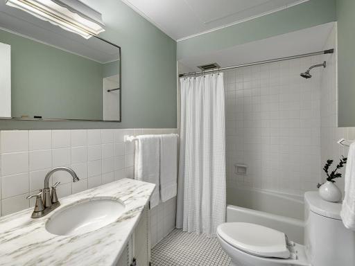 754 Linwood Avenue, Saint Paul, MN 55105