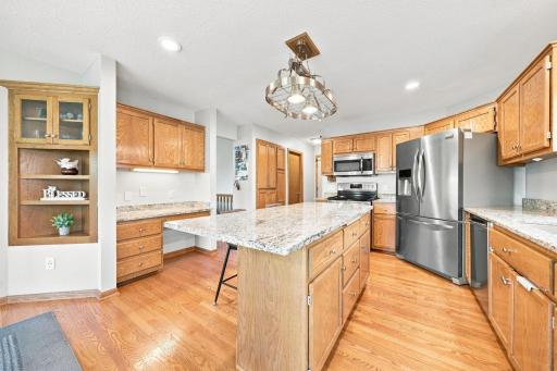 Large island with side office/desk