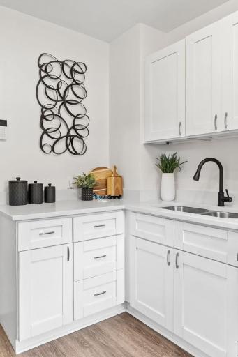 20-web-or-mls-4214 N Vincent Ave-20.jpg