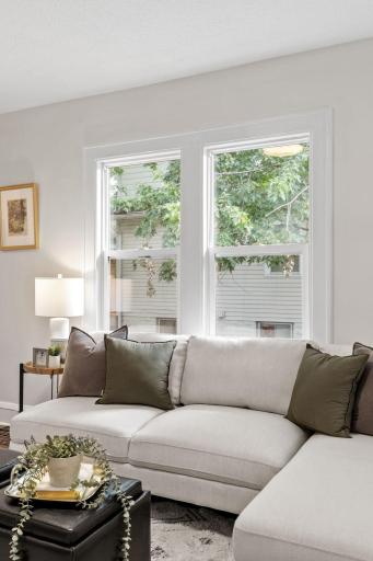 15-web-or-mls-4214 N Vincent Ave-15.jpg