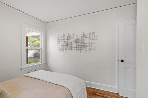 24-web-or-mls-4214 N Vincent Ave-24.jpg