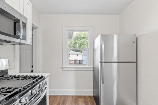 17-web-or-mls-4214 N Vincent Ave-17.jpg