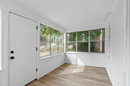 10-web-or-mls-4214 N Vincent Ave-10.jpg