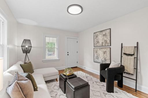 14-web-or-mls-4214 N Vincent Ave-14.jpg