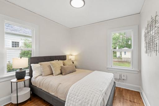 22-web-or-mls-4214 N Vincent Ave-22.jpg