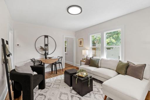 11-web-or-mls-4214 N Vincent Ave-11.jpg