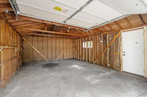 31-web-or-mls-4214 N Vincent Ave-31.jpg