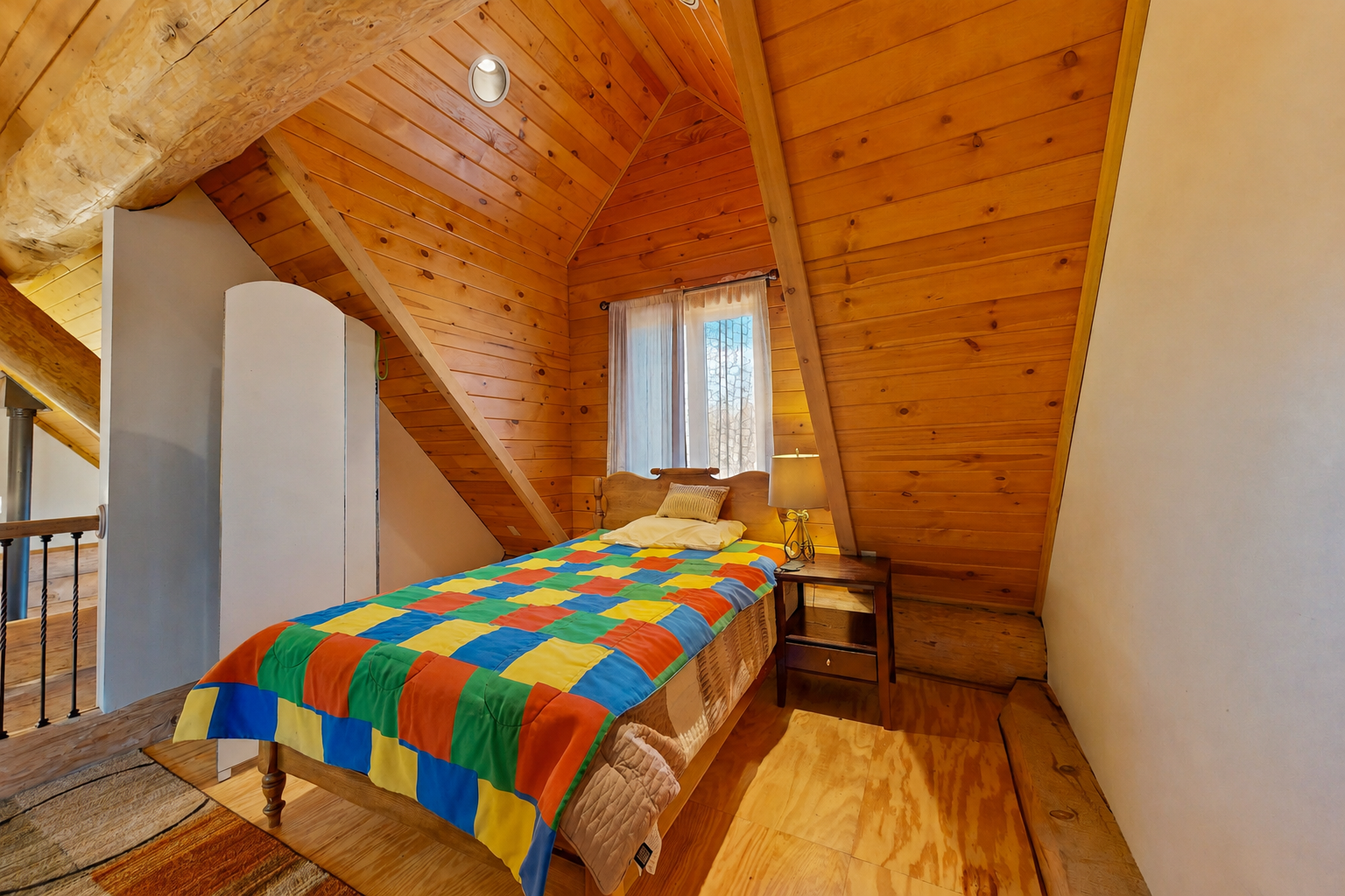 bonus room- upstairs 2.png