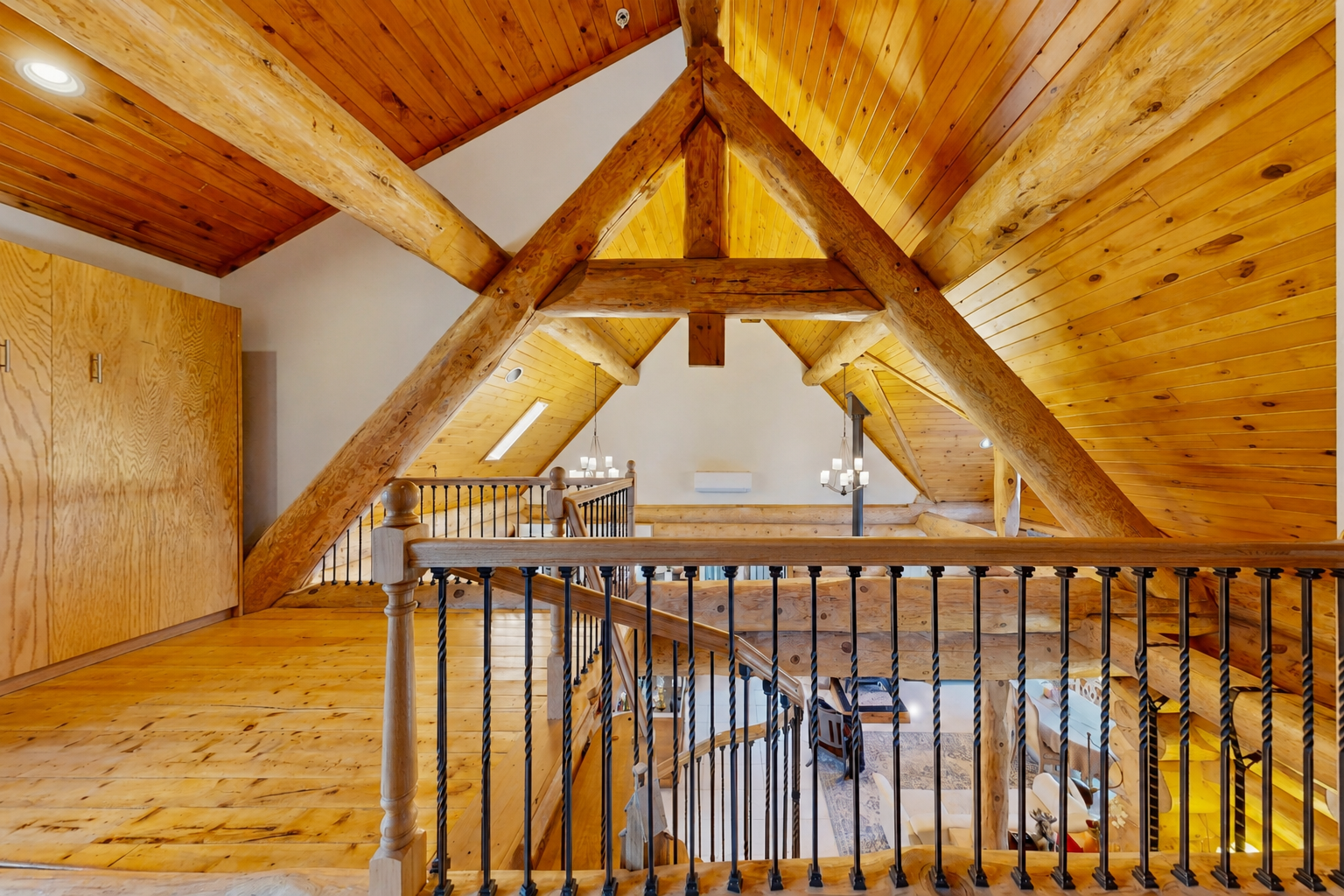 bonus room- upstairs 3.png