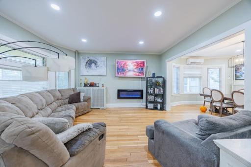 2012 Selby Avenue, Saint Paul, MN 55104
