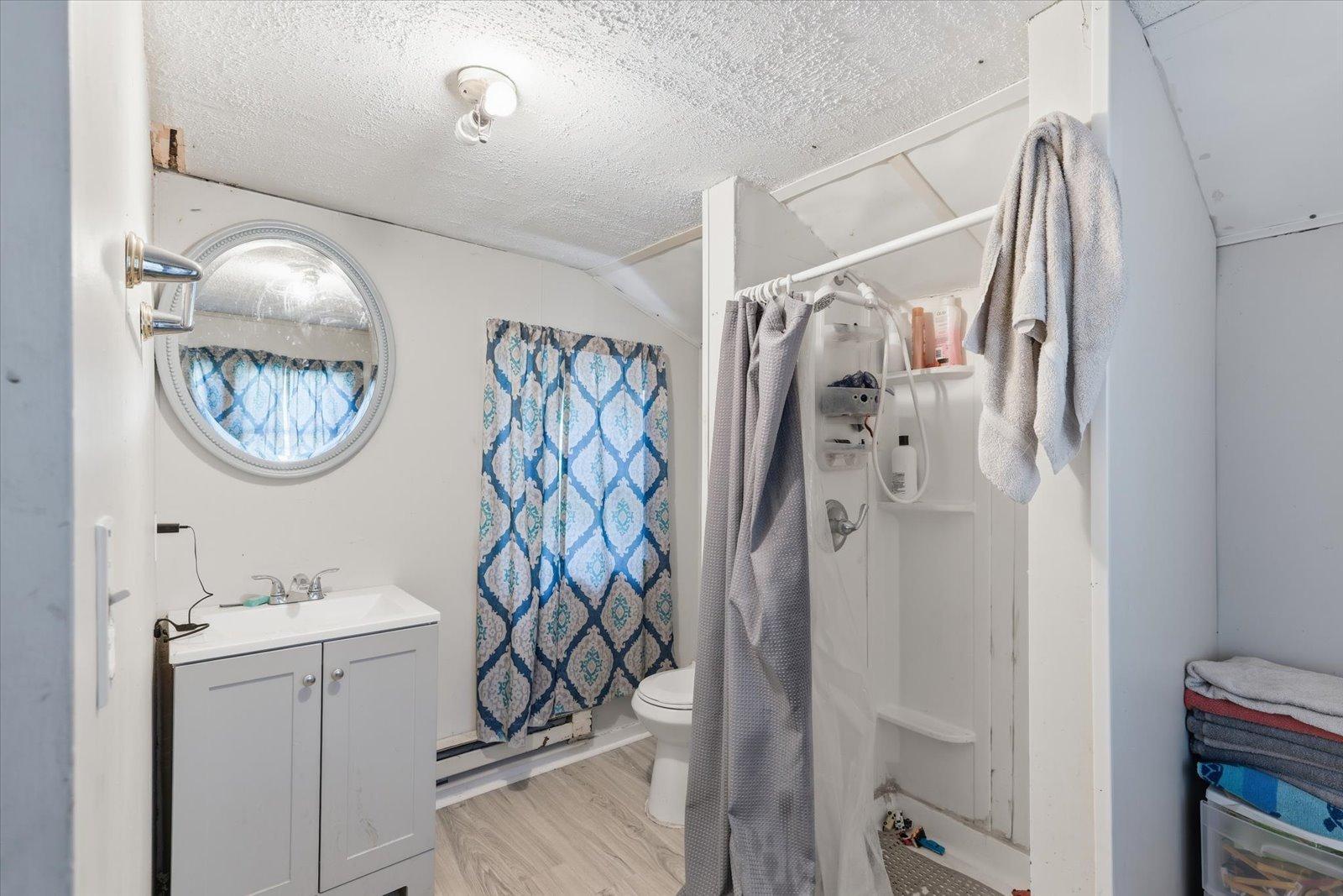 Upstairs Bath